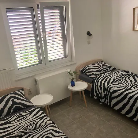 House * 카리가도르