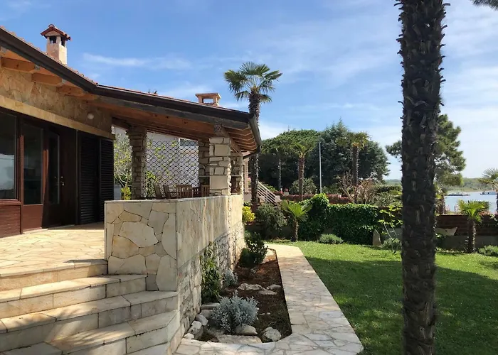 Feriehus House Karigador